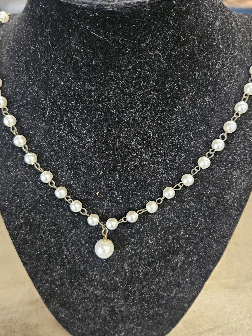 Pearl Drop Chain Necklace - White Pearlescent Beads